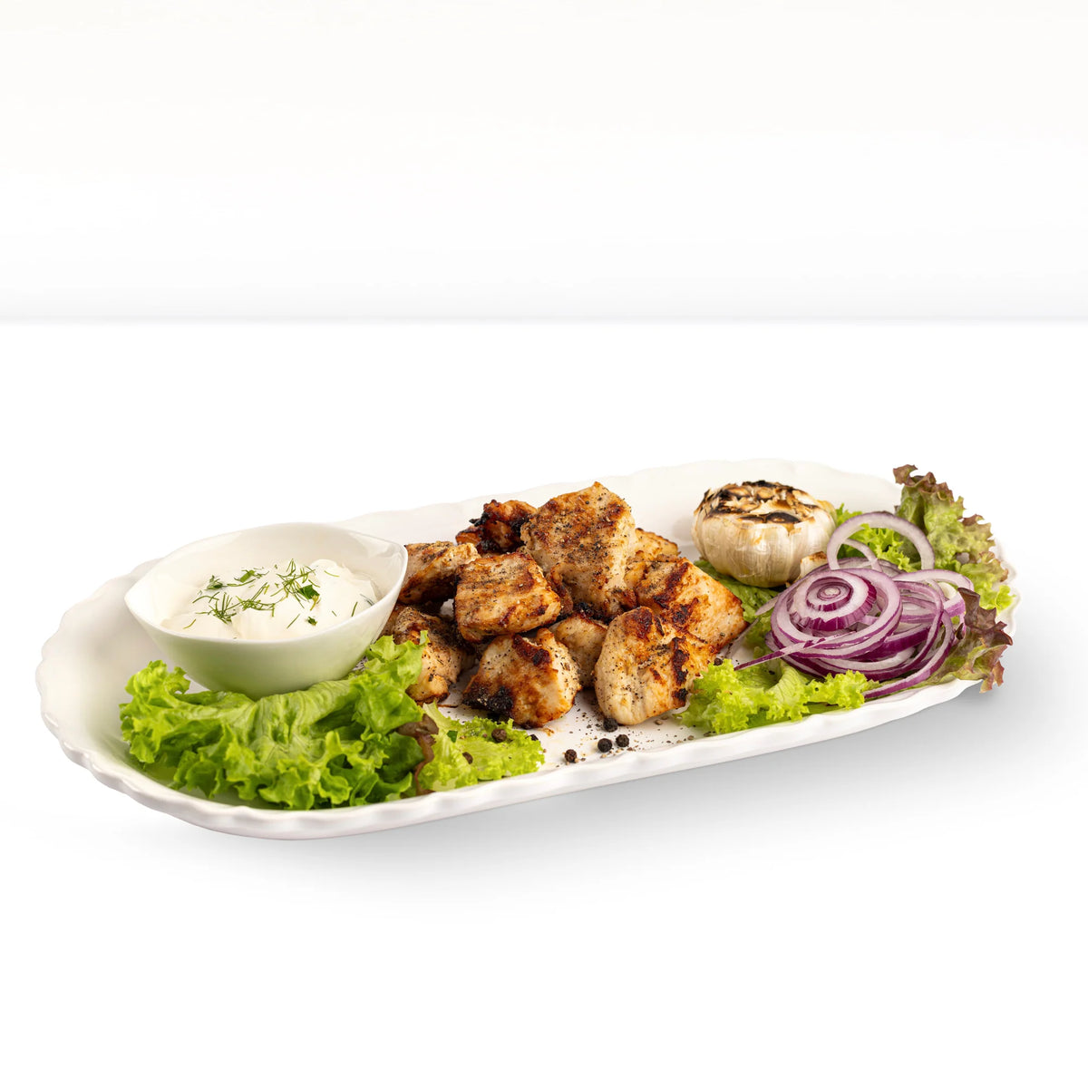 Grillbox mit Schaschlik und Fleischgerichten