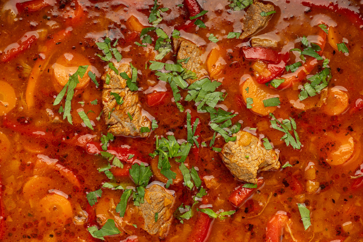 Gulasch mit Rindfleisch und Paprika 450 g