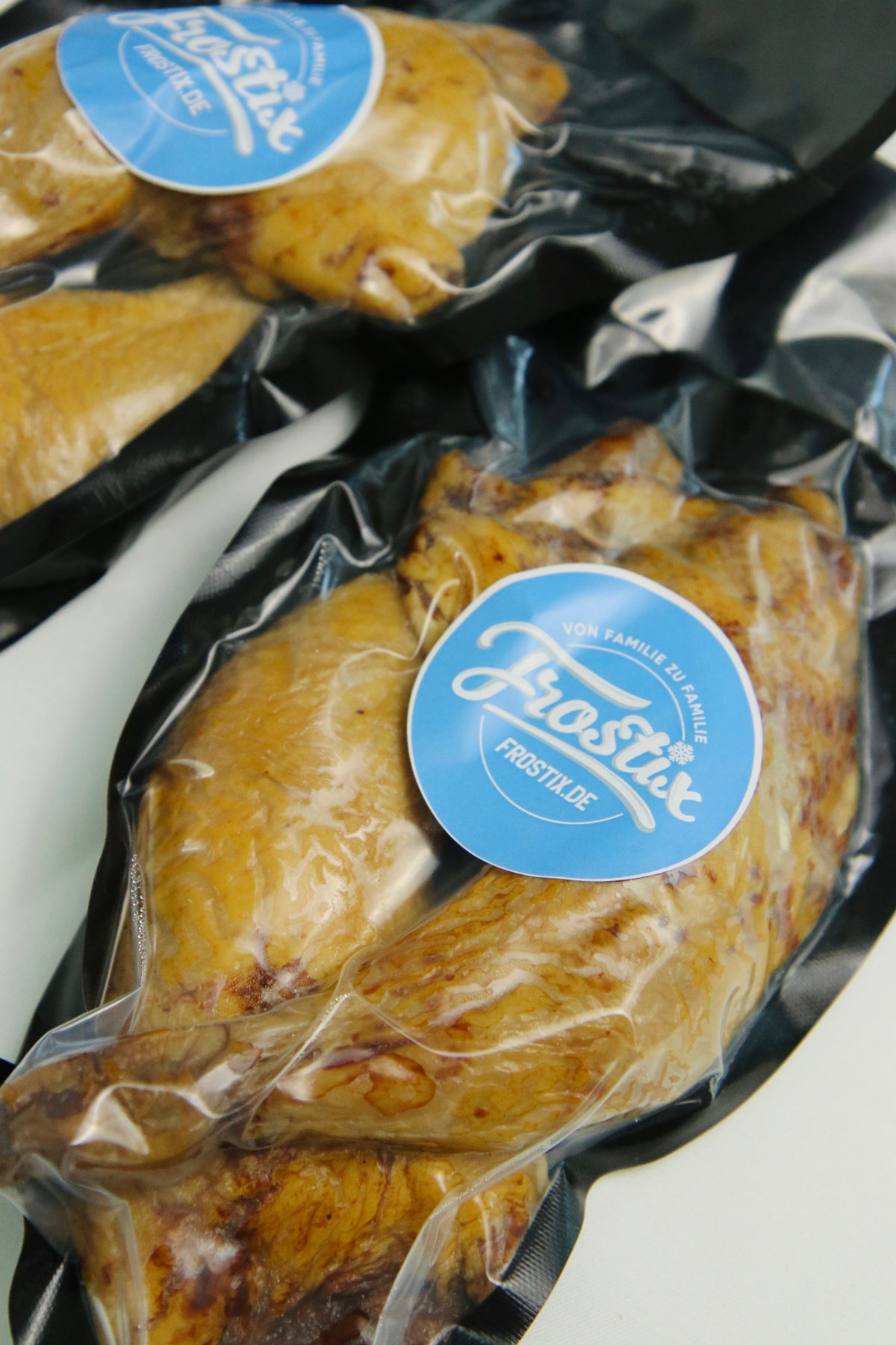 Hot-smoked chicken thighs, 2 pieces