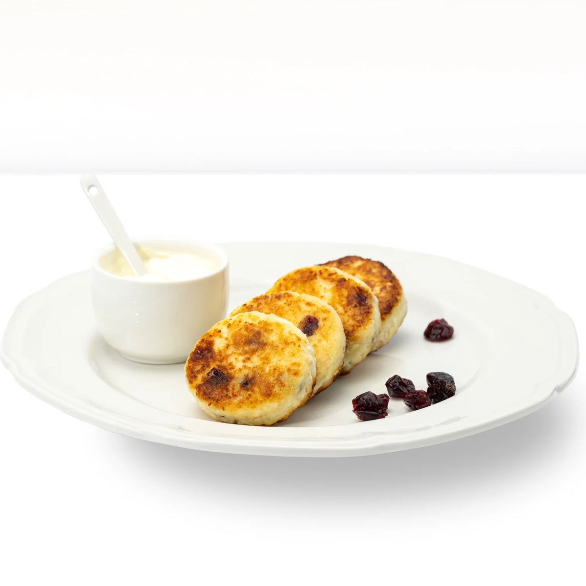 Frostix breakfast box with blinis, Sirniki and Vareniki