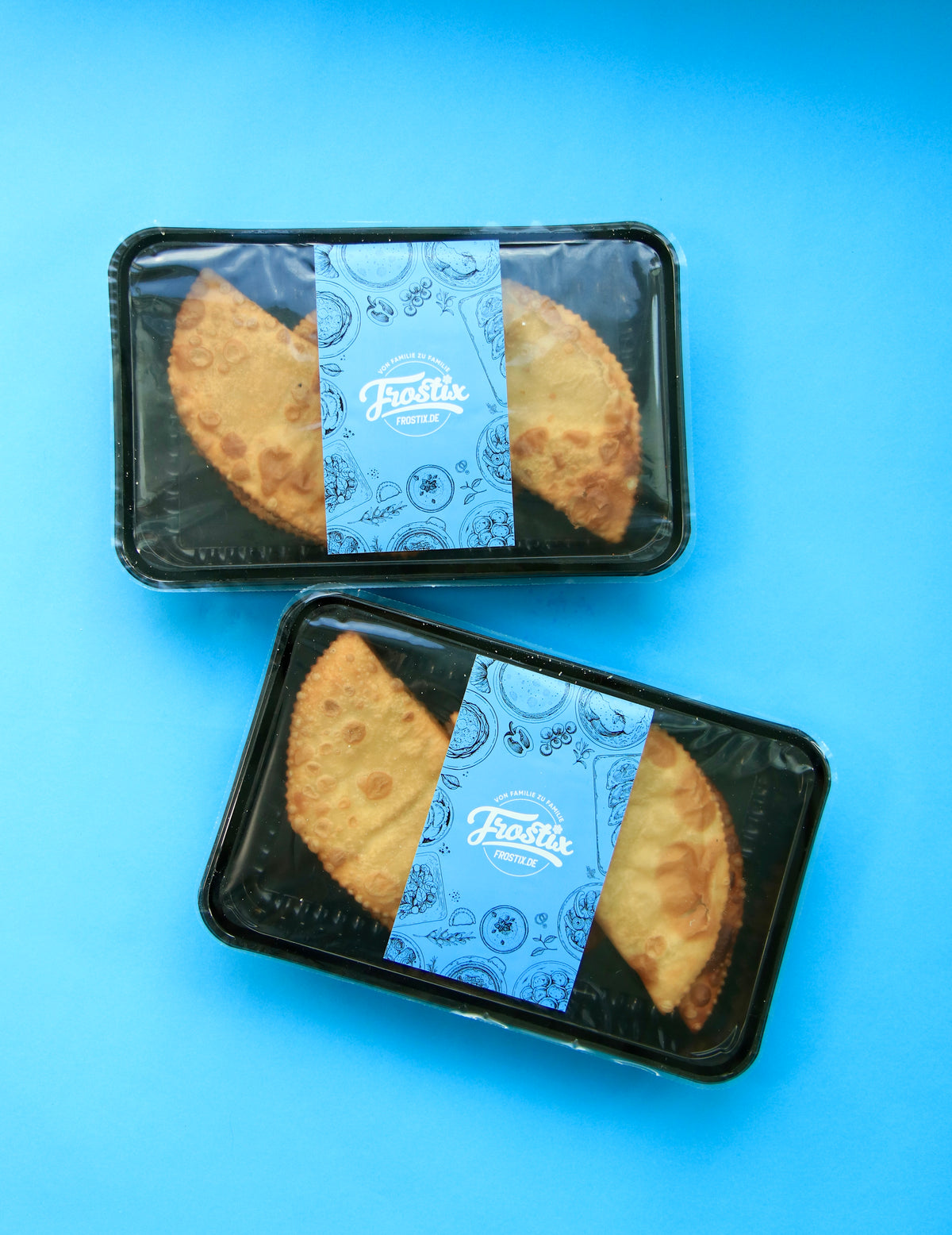 Gebratene Tschebureki mit Putenfleisch