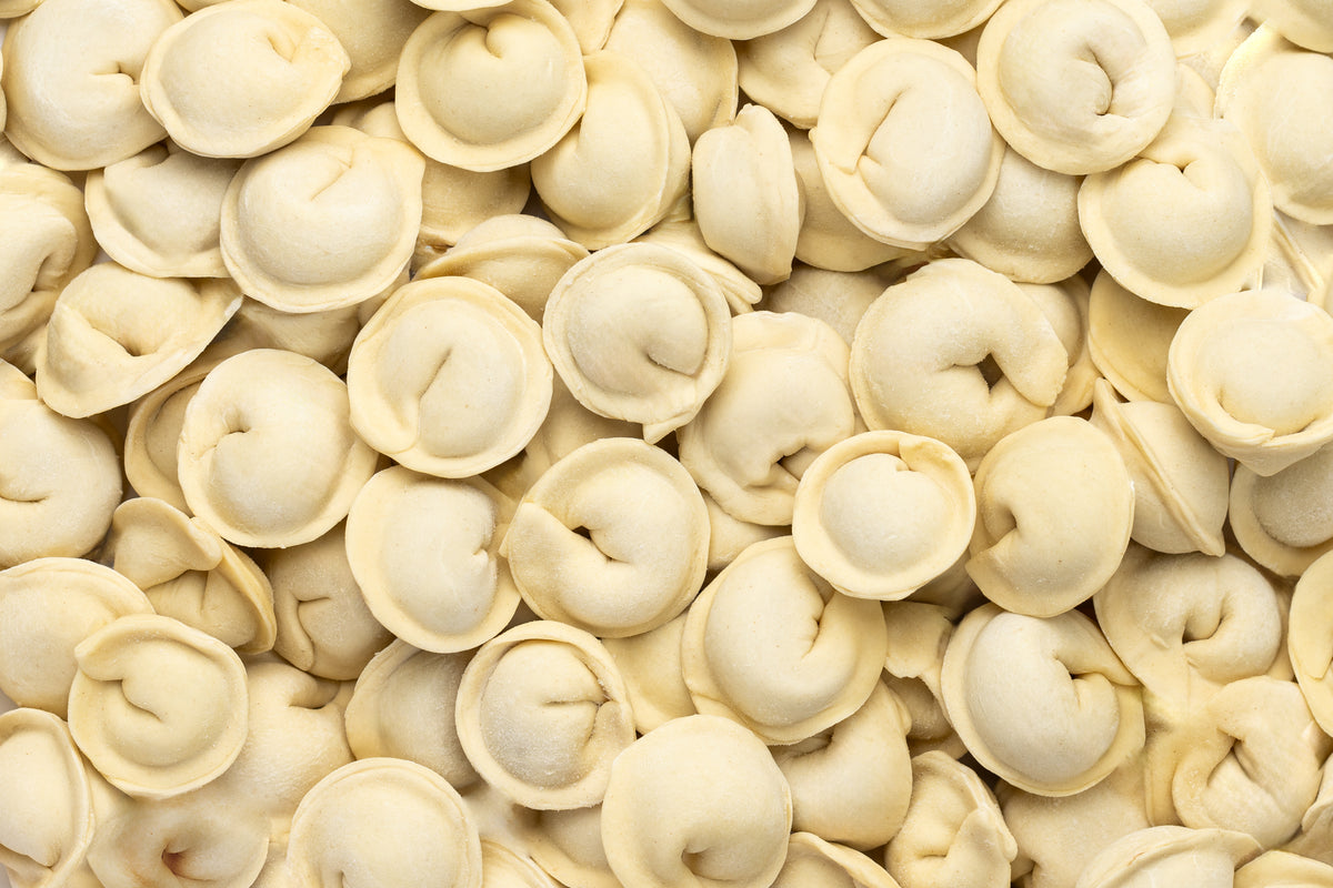 Handgemachte Pelmeni mit Rind- und Schweinefleisch